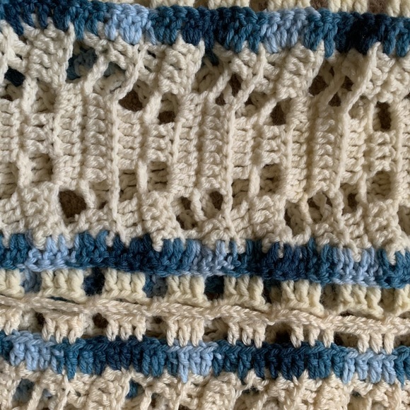 vintage blue & white crochet afghan blanket - Picture 3 of 6